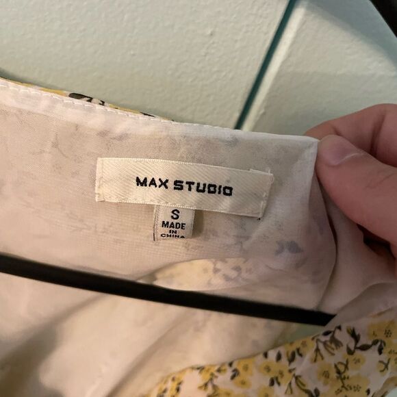 Max Studio Blouse Shirt Yellow Floral - Picture 2 of 2